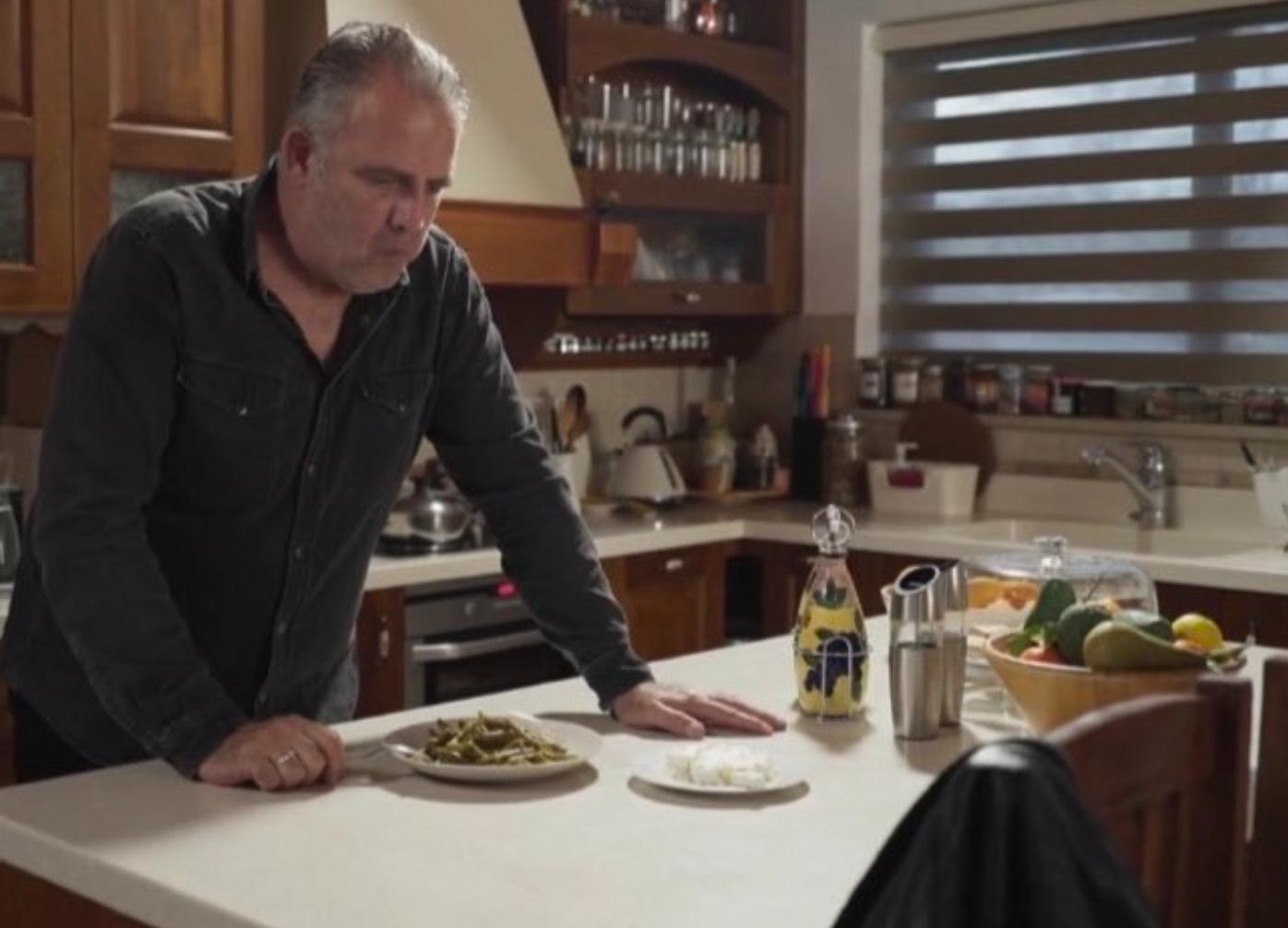 Η Γη της Ελιάς-Στάθη- Η Γη της Ελιάς-Στάθη-