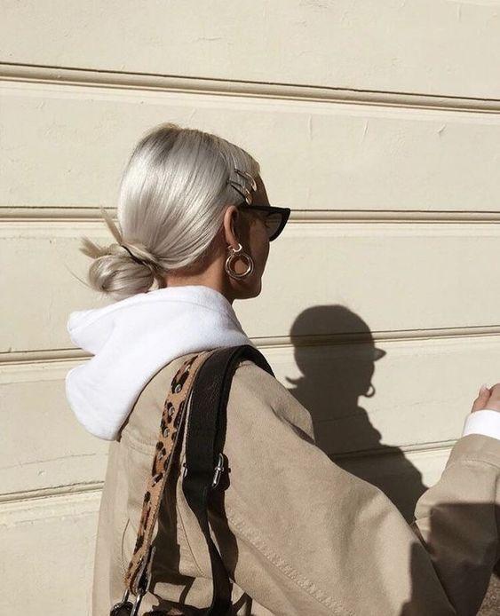 ιδέες-για-χτενίσματα-για-την-πρώτη-ημέρα-στο-σχολείο-χαμηλός-κότσος-με-τσιμπιδάκια ιδέες-για-χτενίσματα-για-την-πρώτη-ημέρα-στο-σχολείο-χαμηλός-κότσος-με-τσιμπιδάκια