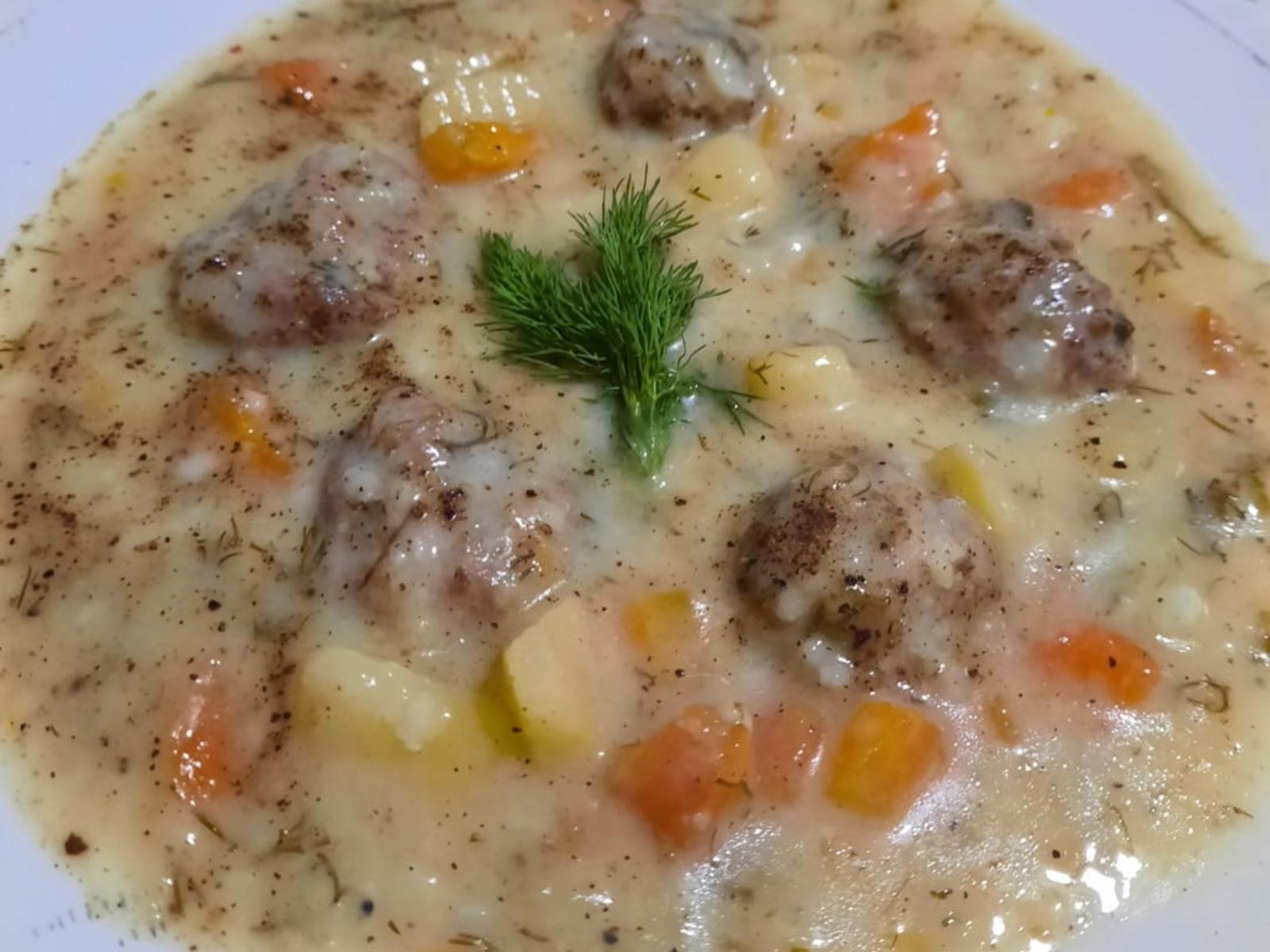 Καλοκαιρινά-γιουβαρλάκια-με λαχανικά-συνταγή-