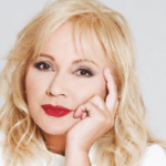 Αγγελική Νικολούλη : Η σπάνια φωτογραφία με τη μητέρα της – Είναι ίδιες