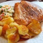 Σολομός-στη λαδόκολλα-με πατάτες-και καρότα-συνταγή-