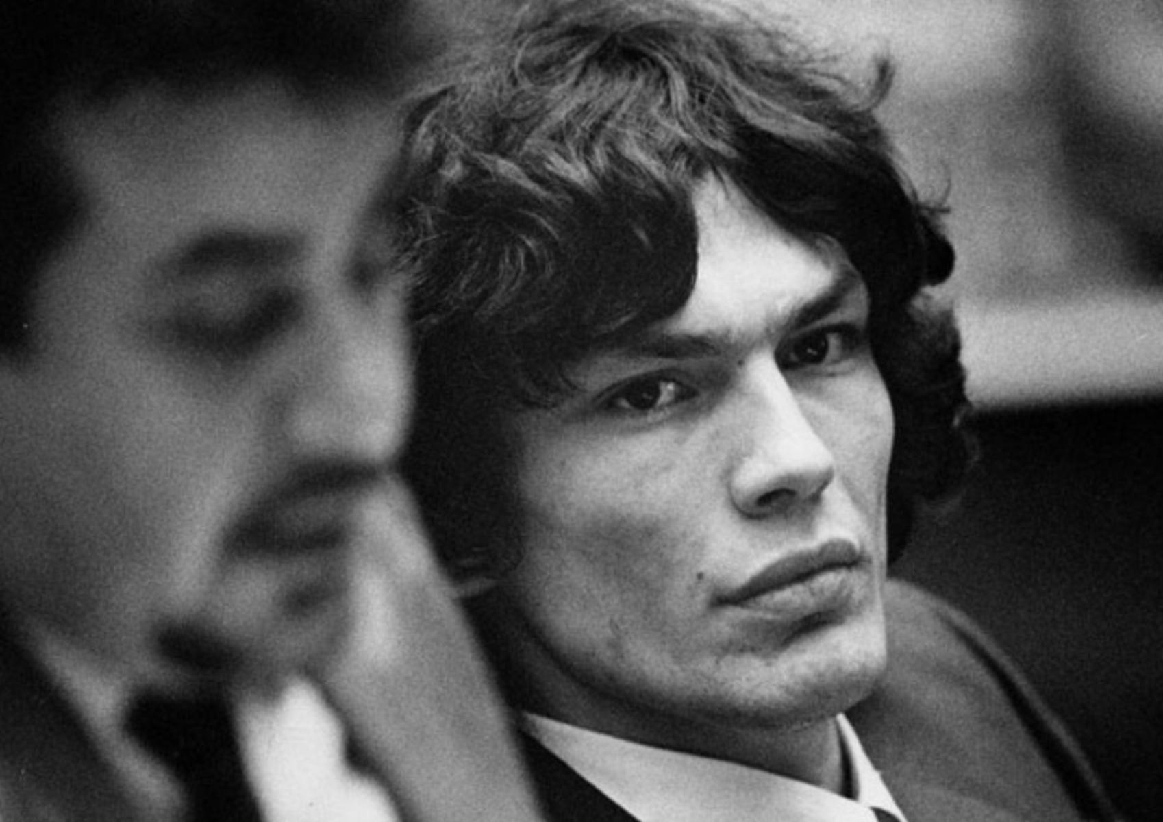 Richard Ramirez: Η ανατριχιαστική ιστορία του serial killer που τρομοκράτησε το Los Angeles και έγινε σειρά στο Netflix