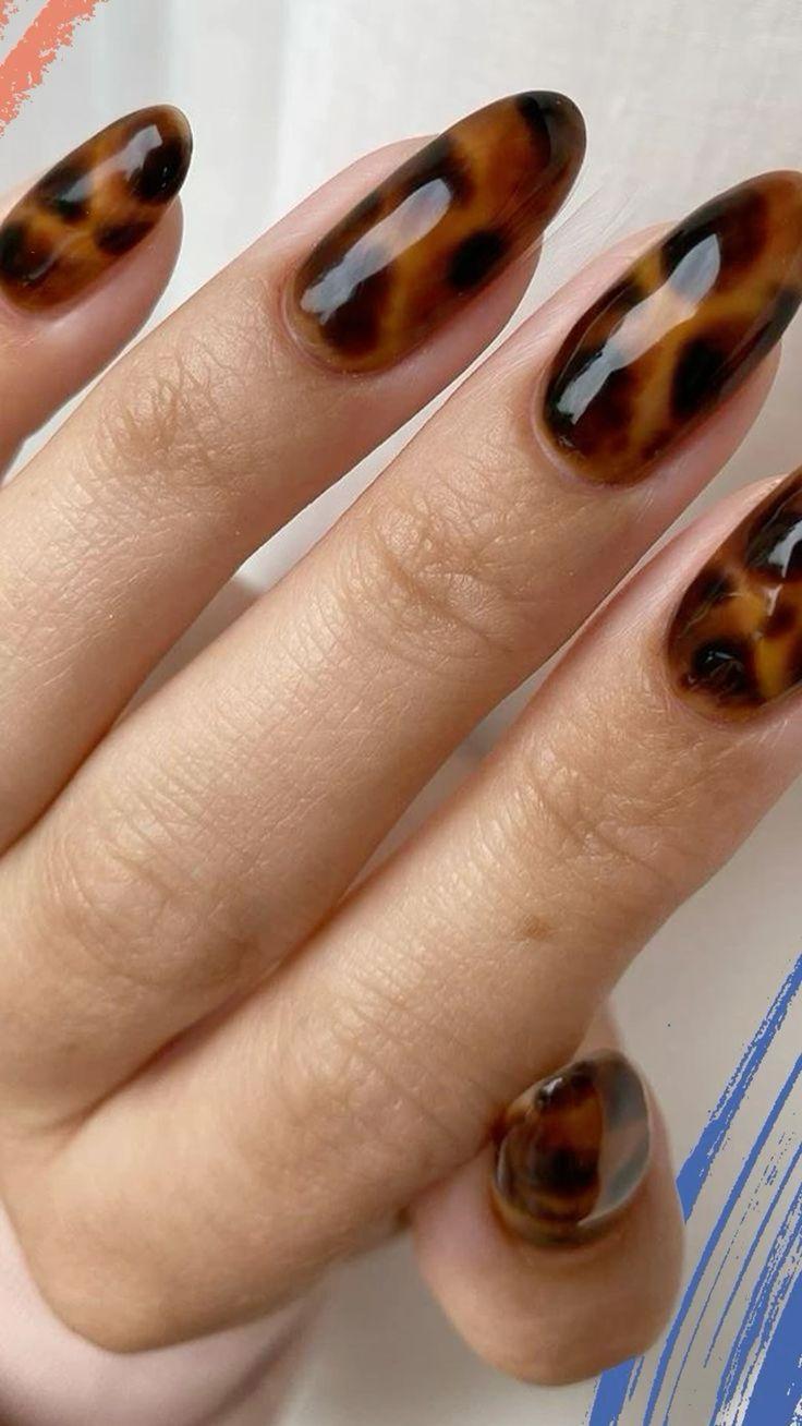 amber nails-τάσεις-στα-νύχια-Φθινόπωρο-Χειμώνας-2024-2025-ιδέες- amber nails-τάσεις-στα-νύχια-Φθινόπωρο-Χειμώνας-2024-2025-ιδέες-