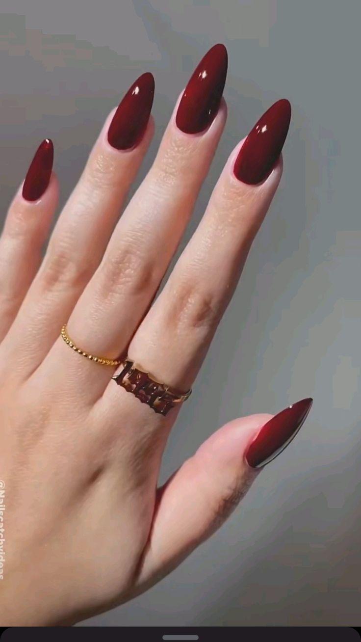 κόκκινο-του-κρασιού-στα-νύχια-τάσεις-στα-νύχια-Φθινόπωρο-Χειμώνας-2024-2025-ιδέες- κόκκινο-του-κρασιού-στα-νύχια-τάσεις-στα-νύχια-Φθινόπωρο-Χειμώνας-2024-2025-ιδέες-