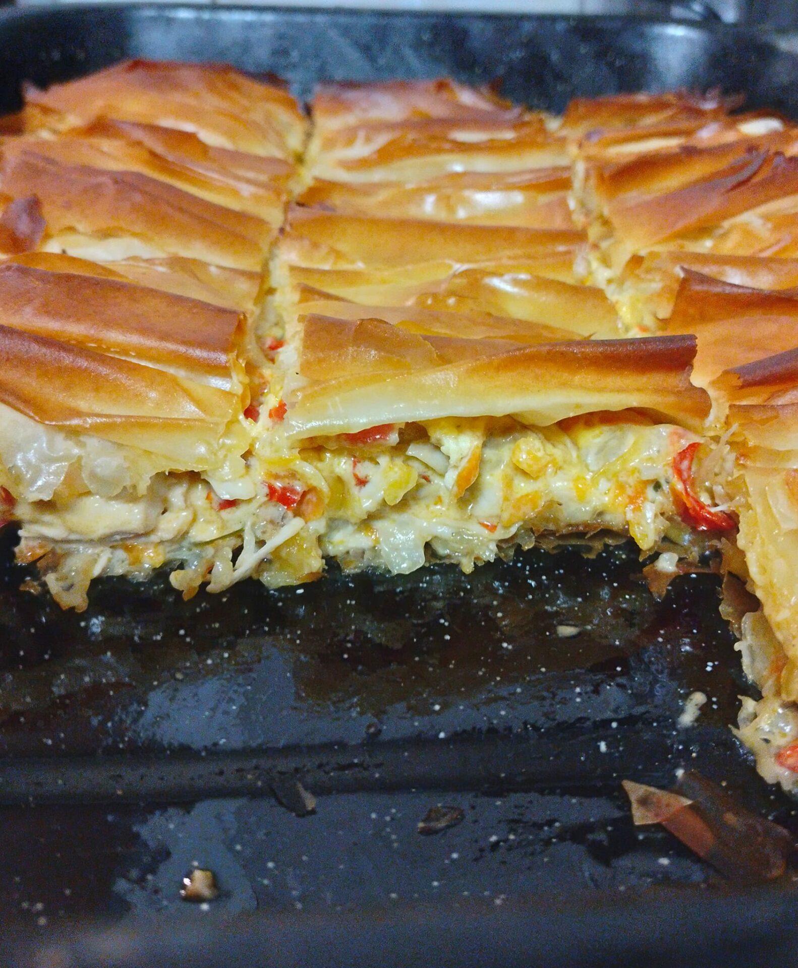 Κοτόπιτα-με χωριάτικο φύλλο-και-κρέμα γάλακτος-συνταγή-