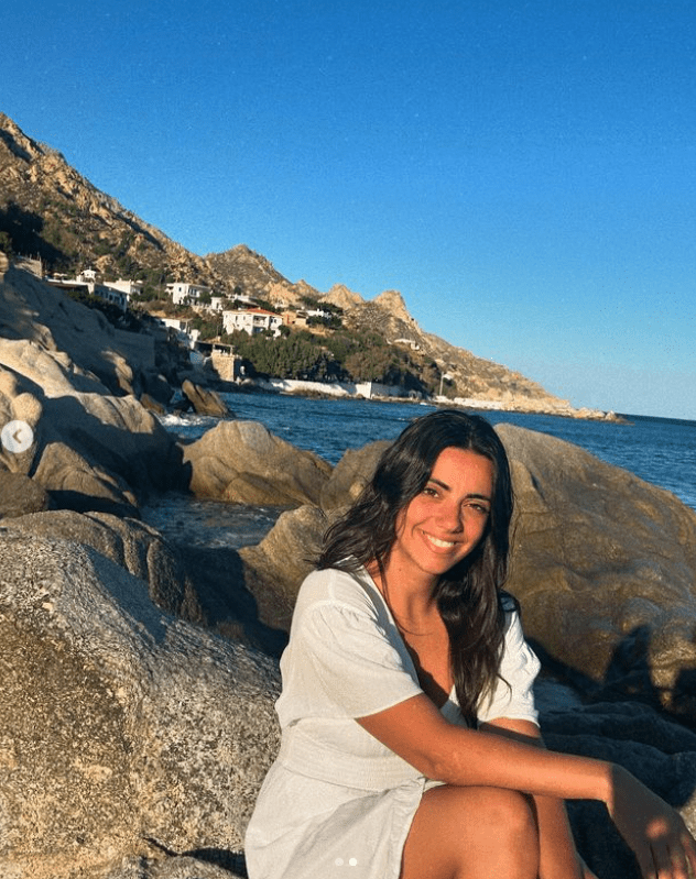 Ζωή Γεράζη-Ειρήνη-Η Γη της Ελιάς-μανικιούρ-Ικαρία- Ζωή Γεράζη-Ειρήνη-Η Γη της Ελιάς-μανικιούρ-Ικαρία-