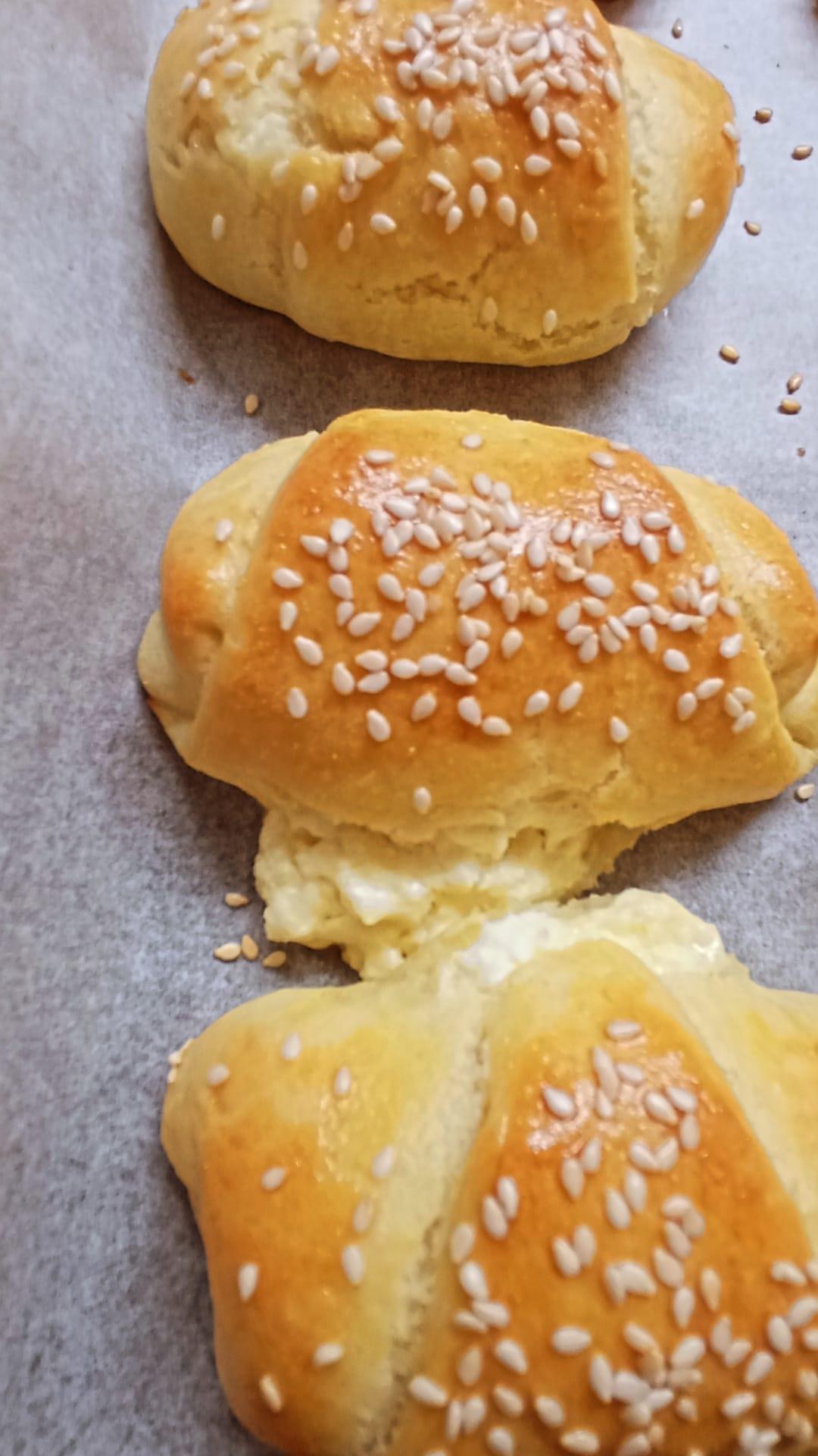 τυροπιτάκια-σαν-κρουασάν-για-σχολικό κολατσιό-συνταγή- τυροπιτάκια-σαν-κρουασάν-για-σχολικό κολατσιό-συνταγή-