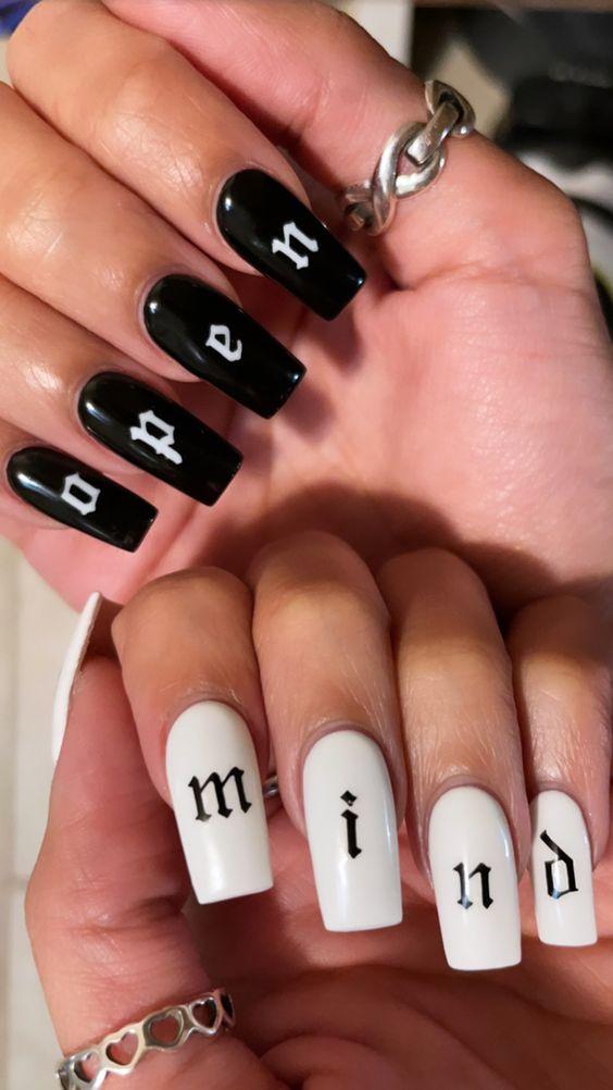 alphabet nails-τάσεις-του-TikTok-Φθινόπωρο-Χειμώνας-2024-2025-στα-νύχια-ιδέες- alphabet nails-τάσεις-του-TikTok-Φθινόπωρο-Χειμώνας-2024-2025-στα-νύχια-ιδέες-