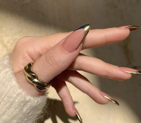 γαλλικό μανικιούρ-τάσεις-του-TikTok-Φθινόπωρο-Χειμώνας-2024-2025-στα-νύχια-ιδέες- γαλλικό μανικιούρ-τάσεις-του-TikTok-Φθινόπωρο-Χειμώνας-2024-2025-στα-νύχια-ιδέες-