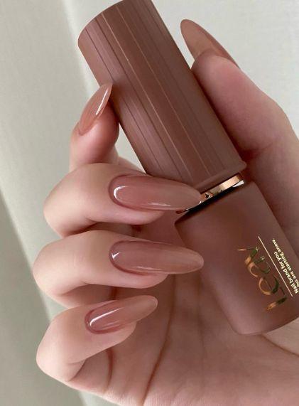 nude nails-τάσεις-του-TikTok-Φθινόπωρο-Χειμώνας-2024-2025-στα-νύχια-ιδέες- nude nails-τάσεις-του-TikTok-Φθινόπωρο-Χειμώνας-2024-2025-στα-νύχια-ιδέες-