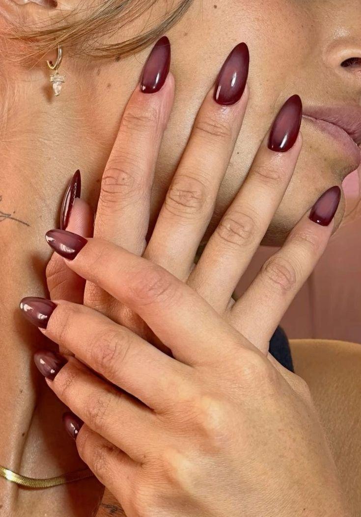 wine nails-τάσεις-του-TikTok-Φθινόπωρο-Χειμώνας-2024-2025-στα-νύχια-ιδέες- wine nails-τάσεις-του-TikTok-Φθινόπωρο-Χειμώνας-2024-2025-στα-νύχια-ιδέες-