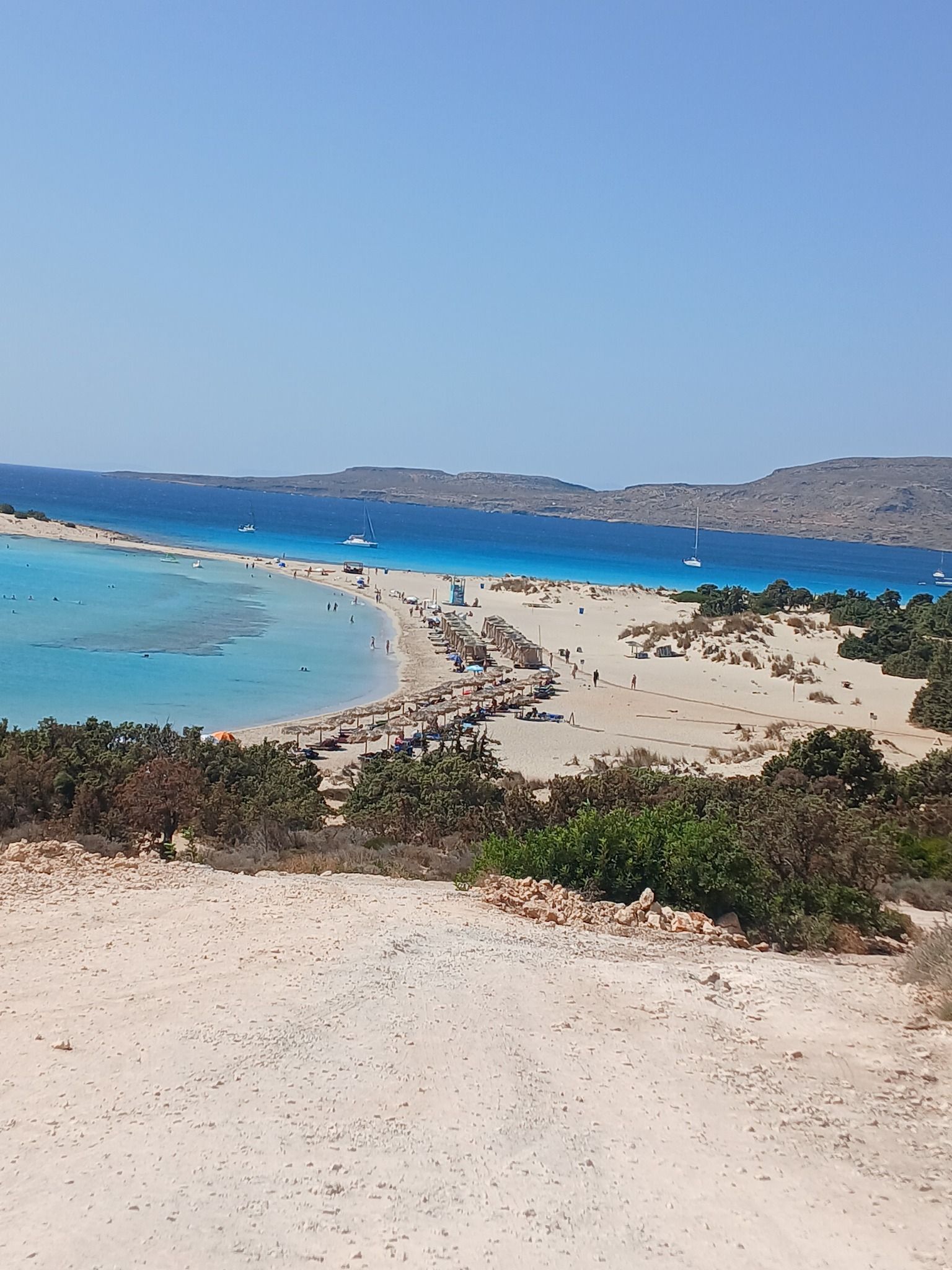 Ελαφόνησος: Διακοπές στο παραδεισένιο νησί με της εξωτικής ομορφιάς παραλίες με τα σμαραγδένια νερά και την κατάλευκη άμμο