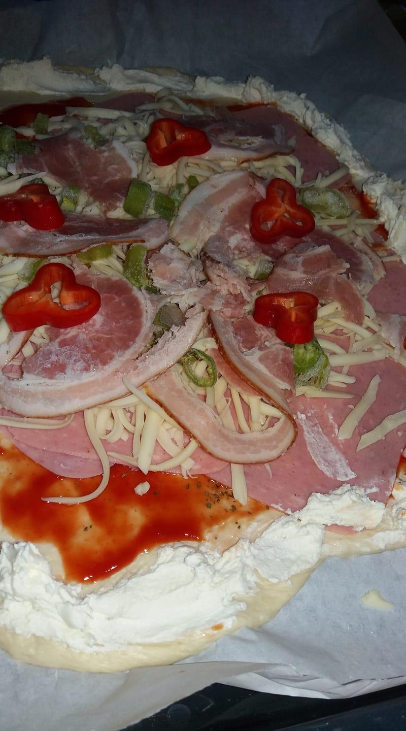 Πίτσα-γεμιστή-με Φιλαδέλφεια-συνταγή- Πίτσα-γεμιστή-με Φιλαδέλφεια-συνταγή-