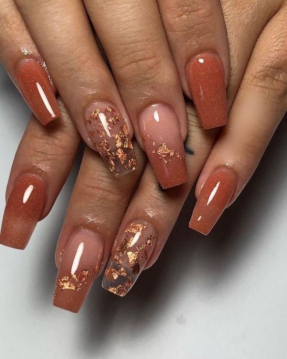 φθινοπωρινά-τετράγωνα νύχια-με-χρυσά σχέδια-ιδέες- φθινοπωρινά-τετράγωνα νύχια-με-χρυσά σχέδια-ιδέες-