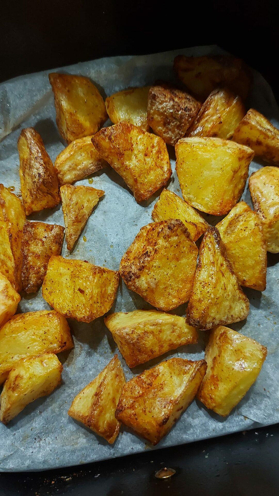 Πατατοσαλάτα-με τραγανές πατάτες-στο airfryer-και-αυγά-συνταγή- Πατατοσαλάτα-με τραγανές πατάτες-στο airfryer-και-αυγά-συνταγή-