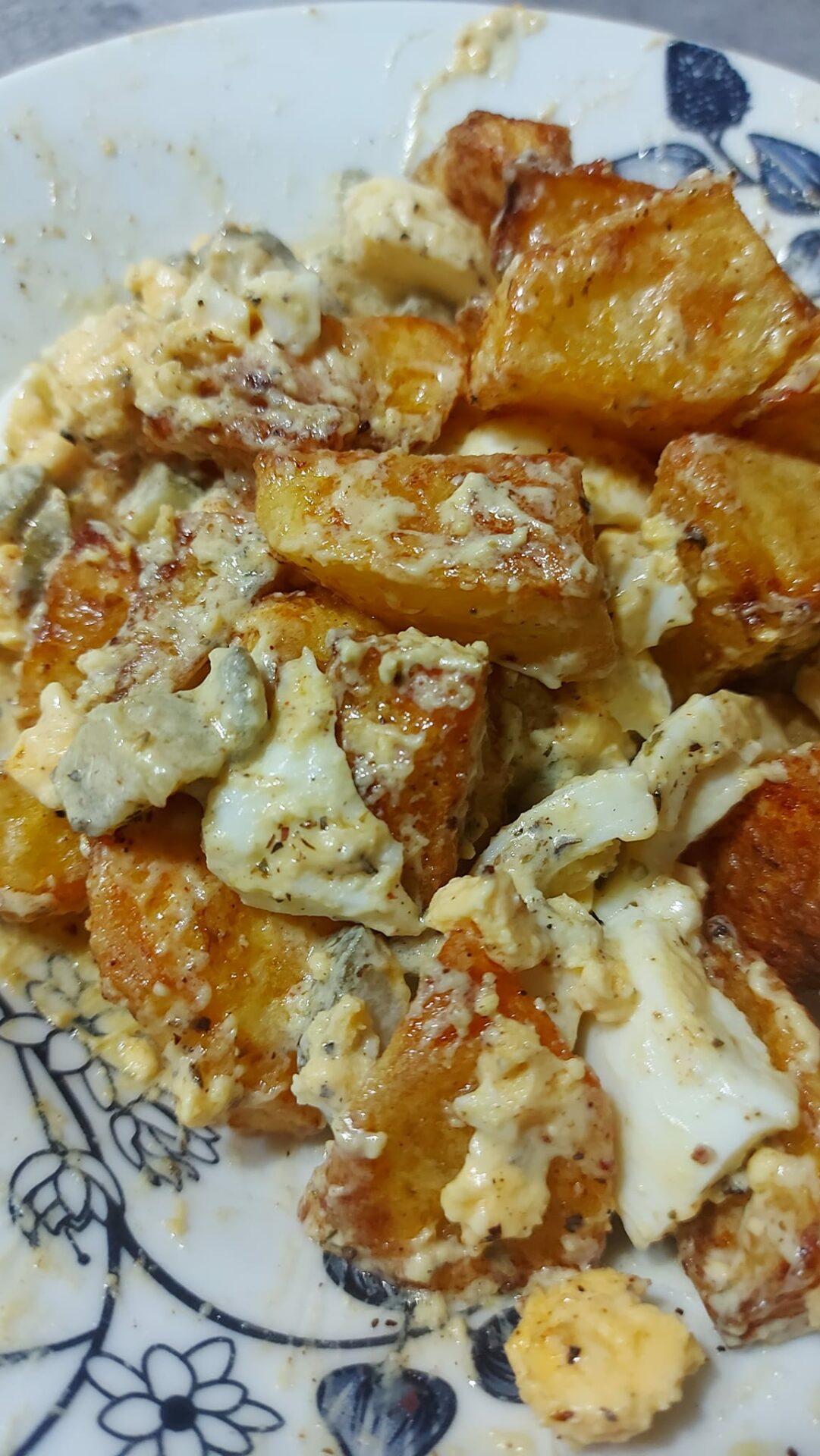 Πατατοσαλάτα-με τραγανές πατάτες-στο airfryer-και-αυγά-συνταγή- Πατατοσαλάτα-με τραγανές πατάτες-στο airfryer-και-αυγά-συνταγή-