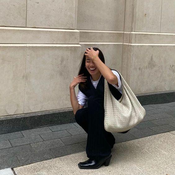 τσάντες-με-ενιαίο λουρί-τάσεις-στις-τσάντες-και-στα-τσαντάκια-Φθινόπωρο-Χειμώνας 2024-2025-ιδέες- τσάντες-με-ενιαίο λουρί-τάσεις-στις-τσάντες-και-στα-τσαντάκια-Φθινόπωρο-Χειμώνας 2024-2025-ιδέες-