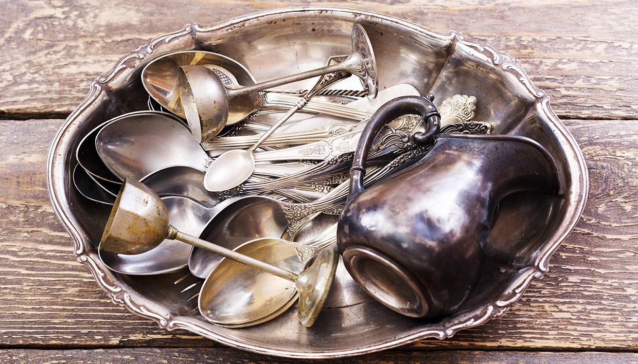 Κορν-Φλάουρ-Το-συστατικό-που-θα-γυαλίσει-τα-ασημικά-σας-και-θα-κάνει-την-κουζίνα-σας-να-μοιάζει-με-καινούργια Κορν-Φλάουρ-Το-συστατικό-που-θα-γυαλίσει-τα-ασημικά-σας-και-θα-κάνει-την-κουζίνα-σας-να-μοιάζει-με-καινούργια