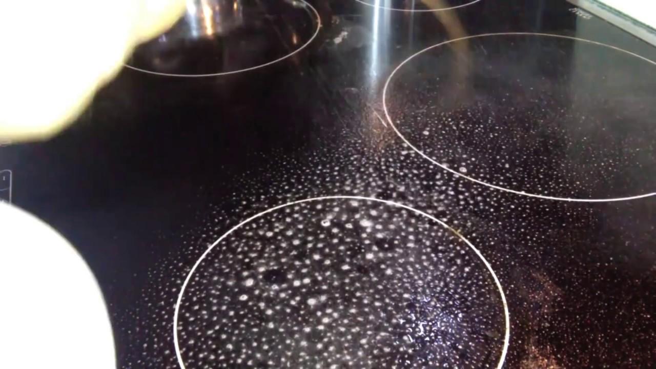 Κορν-Φλάουρ-Το-συστατικό-που-θα-γυαλίσει-τα-ασημικά-σας-και-θα-κάνει-την-κουζίνα-σας-να-μοιάζει-με-καινούργια Κορν-Φλάουρ-Το-συστατικό-που-θα-γυαλίσει-τα-ασημικά-σας-και-θα-κάνει-την-κουζίνα-σας-να-μοιάζει-με-καινούργια