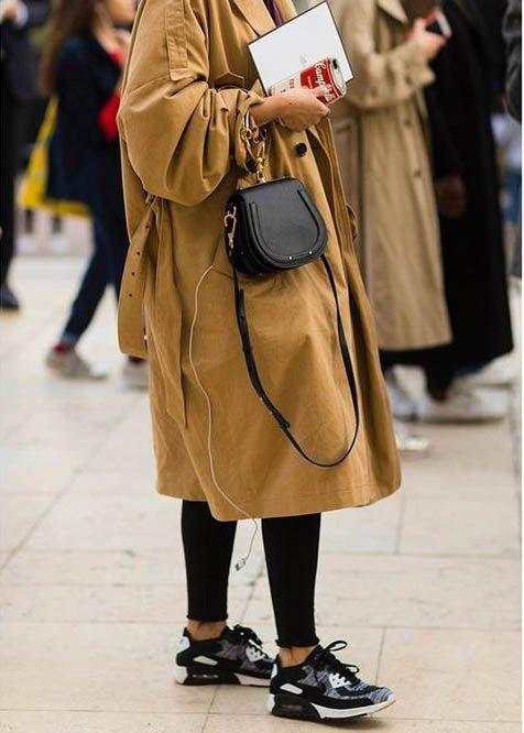 μικρά τσαντάκια-τάσεις-στις-τσάντες-και-στα-τσαντάκια-Φθινόπωρο-Χειμώνας 2024-2025-ιδέες- μικρά τσαντάκια-τάσεις-στις-τσάντες-και-στα-τσαντάκια-Φθινόπωρο-Χειμώνας 2024-2025-ιδέες-