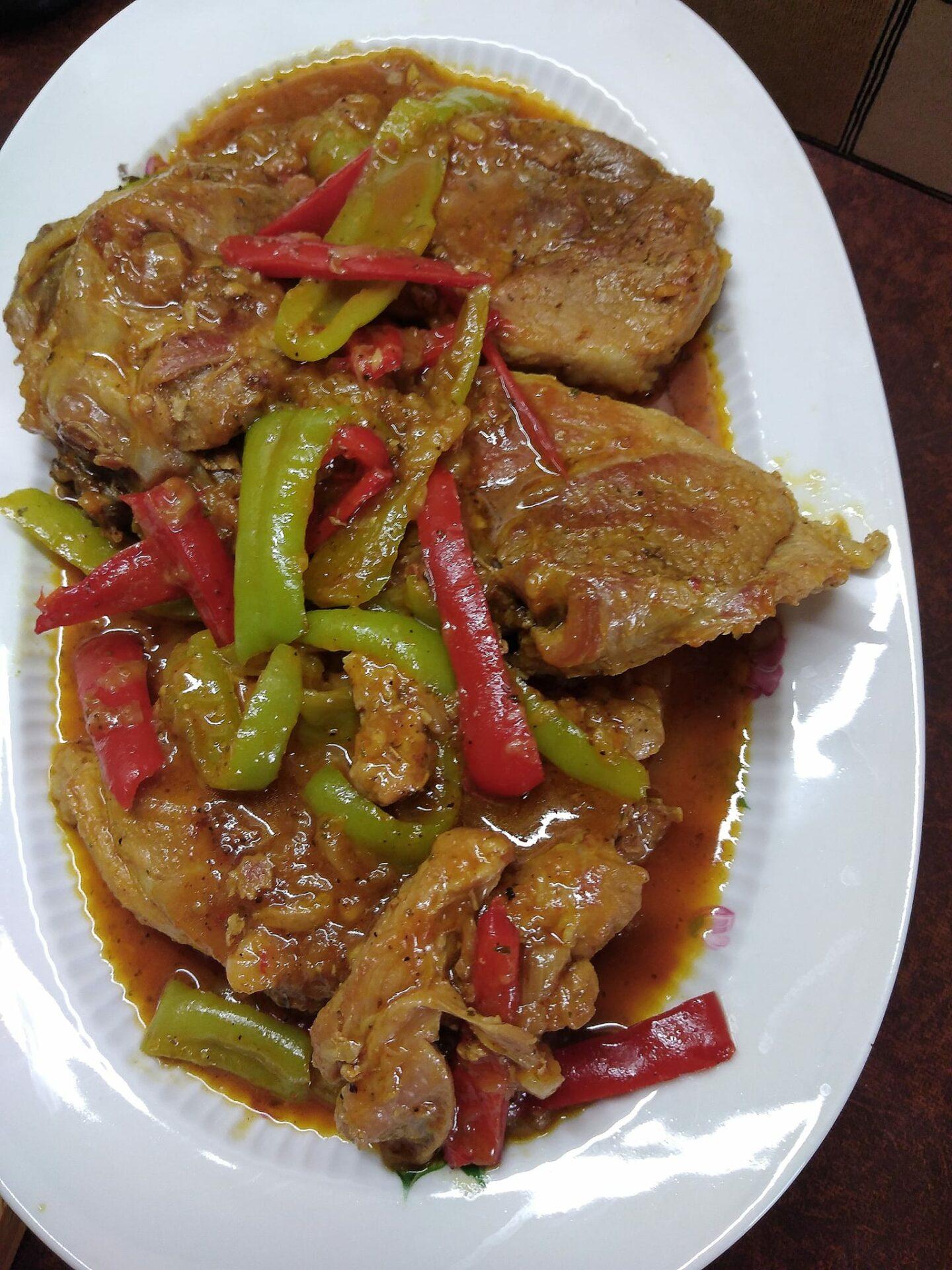 Χοιρινή-σπάλα-στη κατσαρόλα-με πιπεριές-συνταγή- Χοιρινή-σπάλα-στη κατσαρόλα-με πιπεριές-συνταγή-