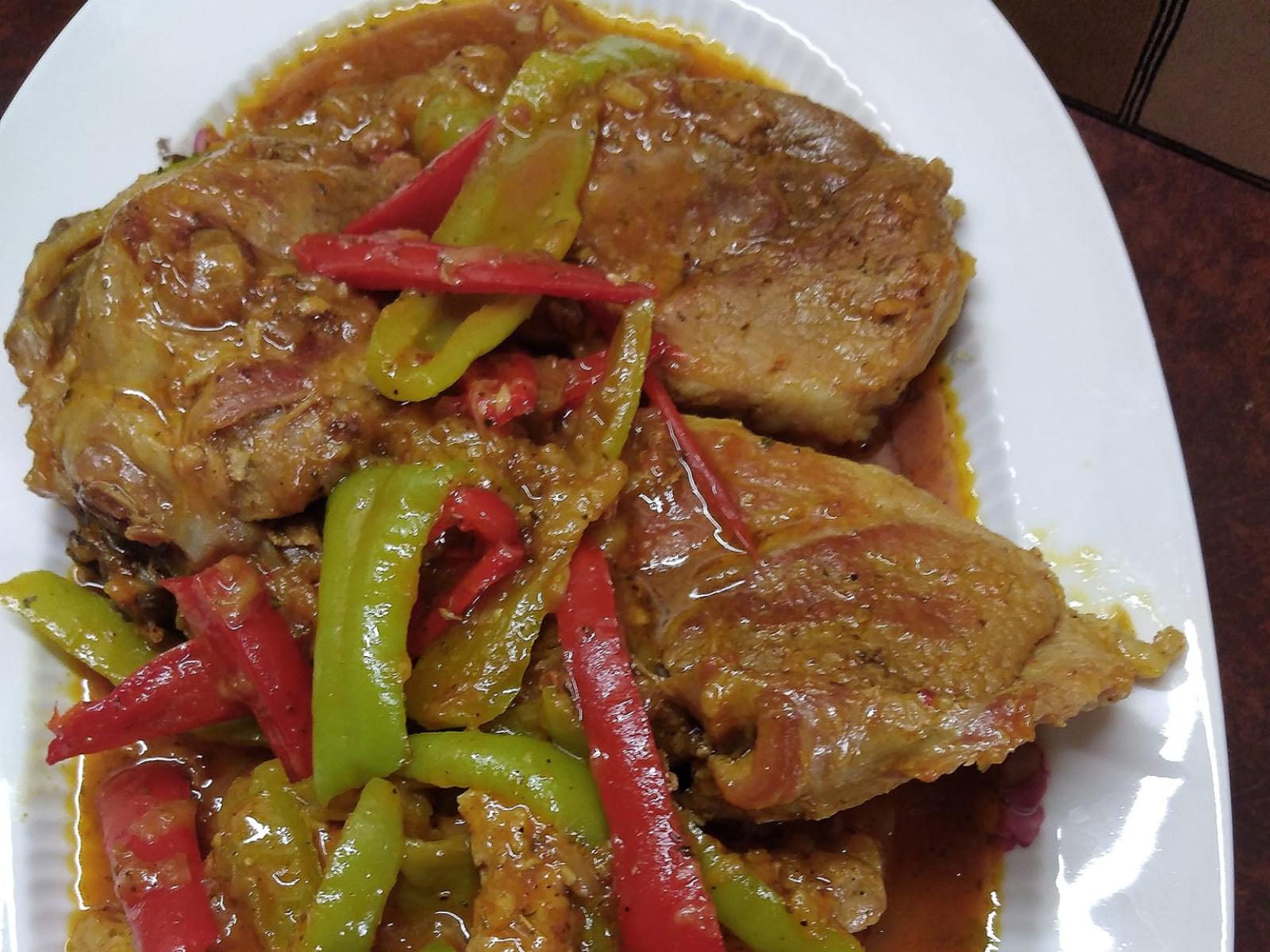 Χοιρινή-σπάλα-στη κατσαρόλα-με πιπεριές-συνταγή- Χοιρινή-σπάλα-στη κατσαρόλα-με πιπεριές-συνταγή-