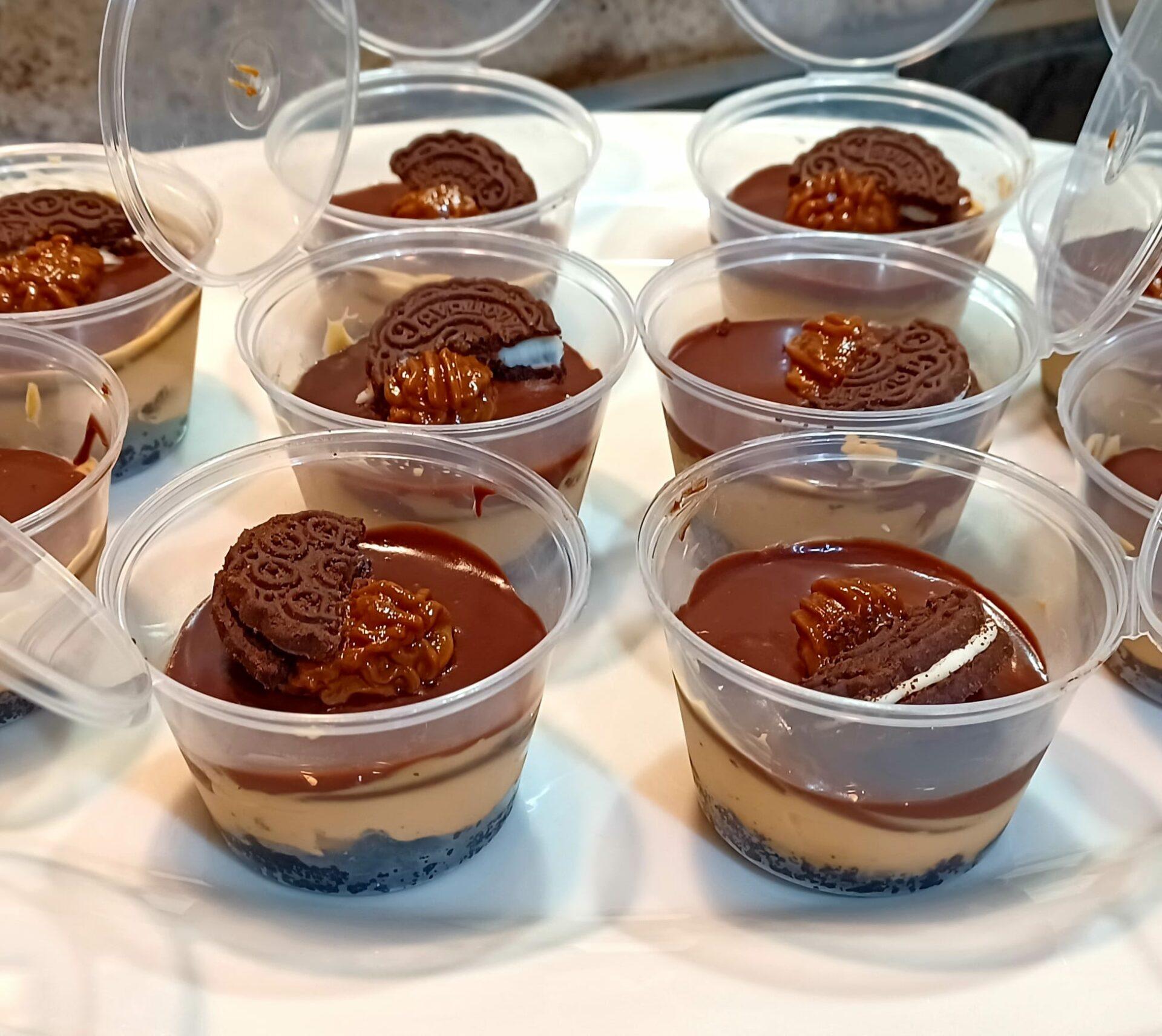 Ατομικά-cheesecake-με OREO-και καραμέλα-συνταγή- Ατομικά-cheesecake-με OREO-και καραμέλα-συνταγή-