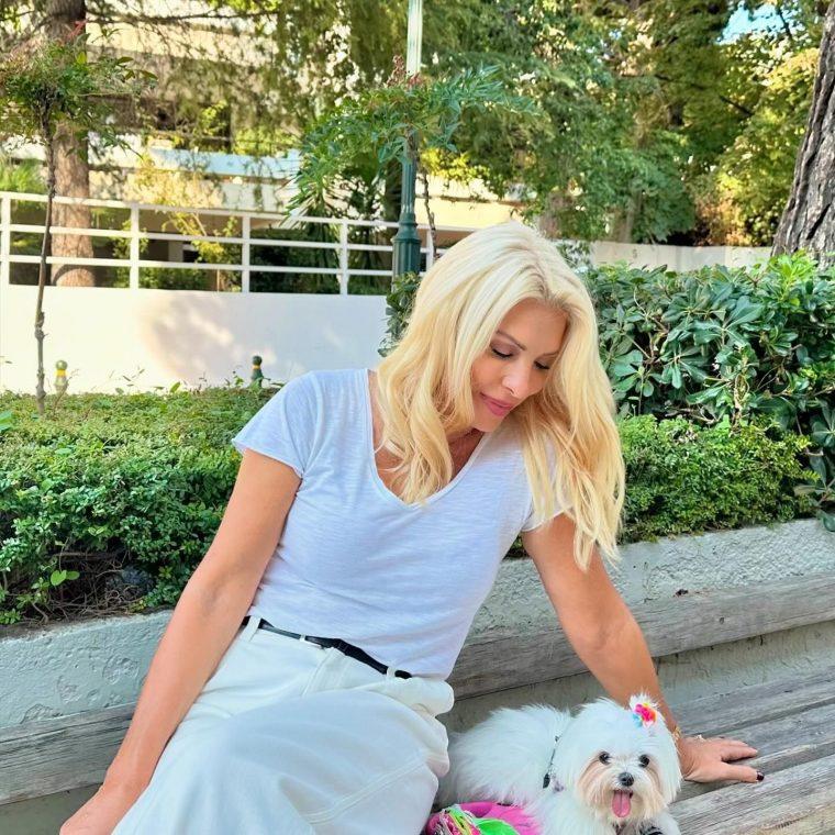 Ελένη Μενεγάκη : Η Πρωινή βόλτα στην Κηφισιά και η φωτογραφία που τράβηξε η Μαρίνα