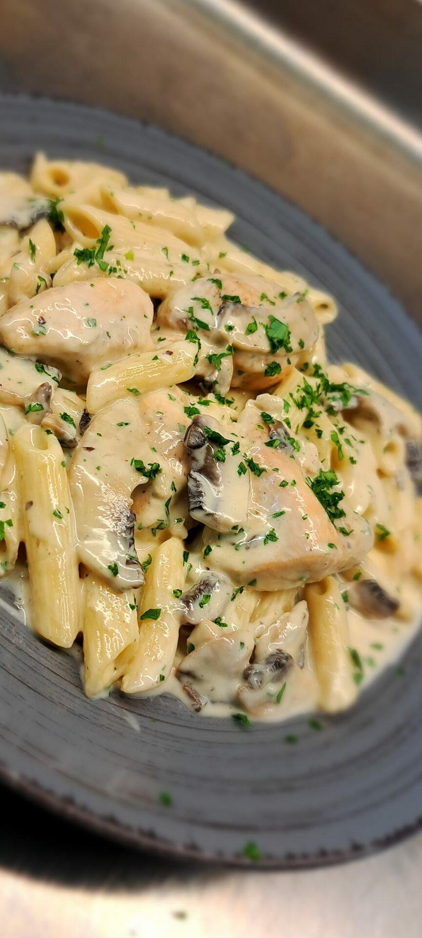 Πένες-αλά κρεμ-με φιλέτο-κοτόπουλο-και-μανιτάρια-συνταγή- Πένες-αλά κρεμ-με φιλέτο-κοτόπουλο-και-μανιτάρια-συνταγή-
