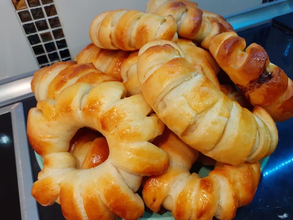 ζύμη-για-αλμυρά-και-γλυκά πιτάκια-με-μαγιά-και-γιαούρτι-συνταγή- ζύμη-για-αλμυρά-και-γλυκά πιτάκια-με-μαγιά-και-γιαούρτι-συνταγή-