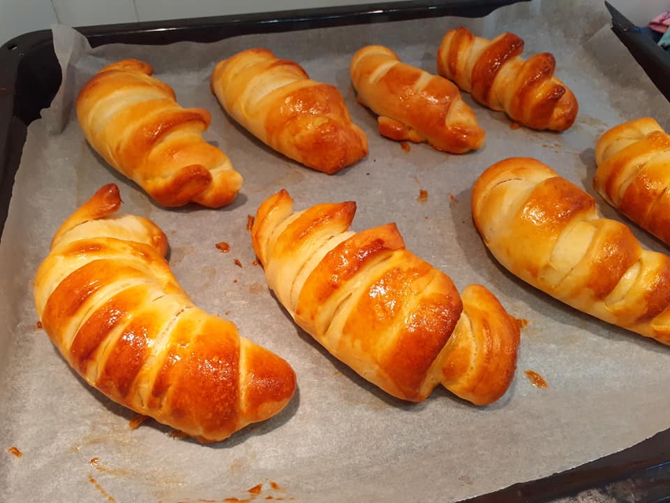 ζύμη-για-αλμυρά-και-γλυκά πιτάκια-με-μαγιά-και-γιαούρτι-συνταγή- ζύμη-για-αλμυρά-και-γλυκά πιτάκια-με-μαγιά-και-γιαούρτι-συνταγή-