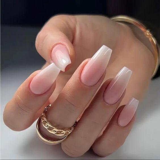 Ballerina nails 2024: Ιδέες με το Νο1 trend στο μανικιούρ για φέτος με φθινοπωρινά σχέδια Ballerina nails 2024: Ιδέες με το Νο1 trend στο μανικιούρ για φέτος με φθινοπωρινά σχέδια