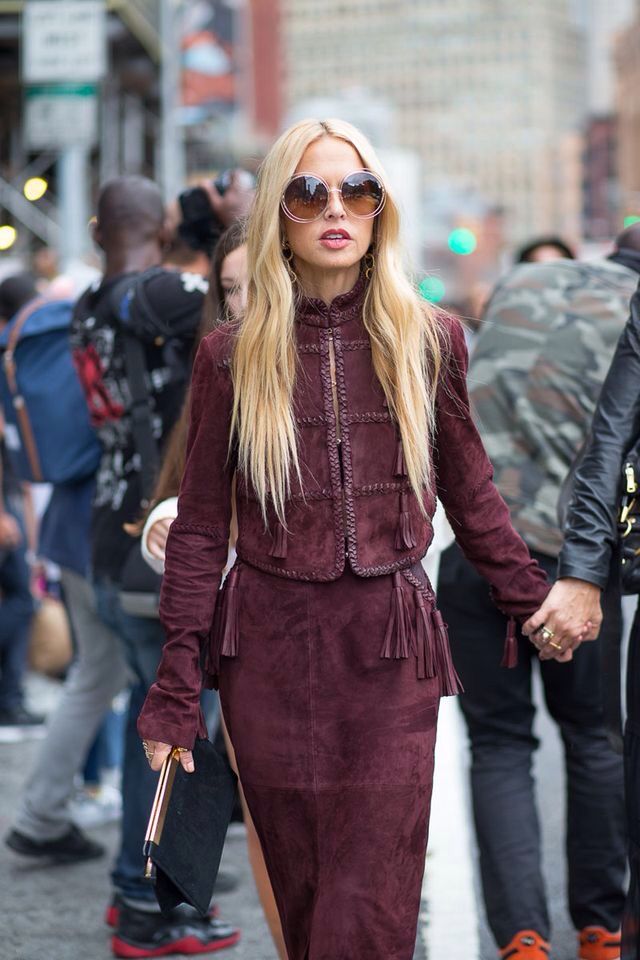 Suede jackets: 15 ιδέες για να συνδυάσεις την απόλυτη τάση του Φετινού Χειμώνα 13 Suede jackets: 14+1ιδέες για να συνδυάσεις την απόλυτη τάση του Φετινού Χειμώνα