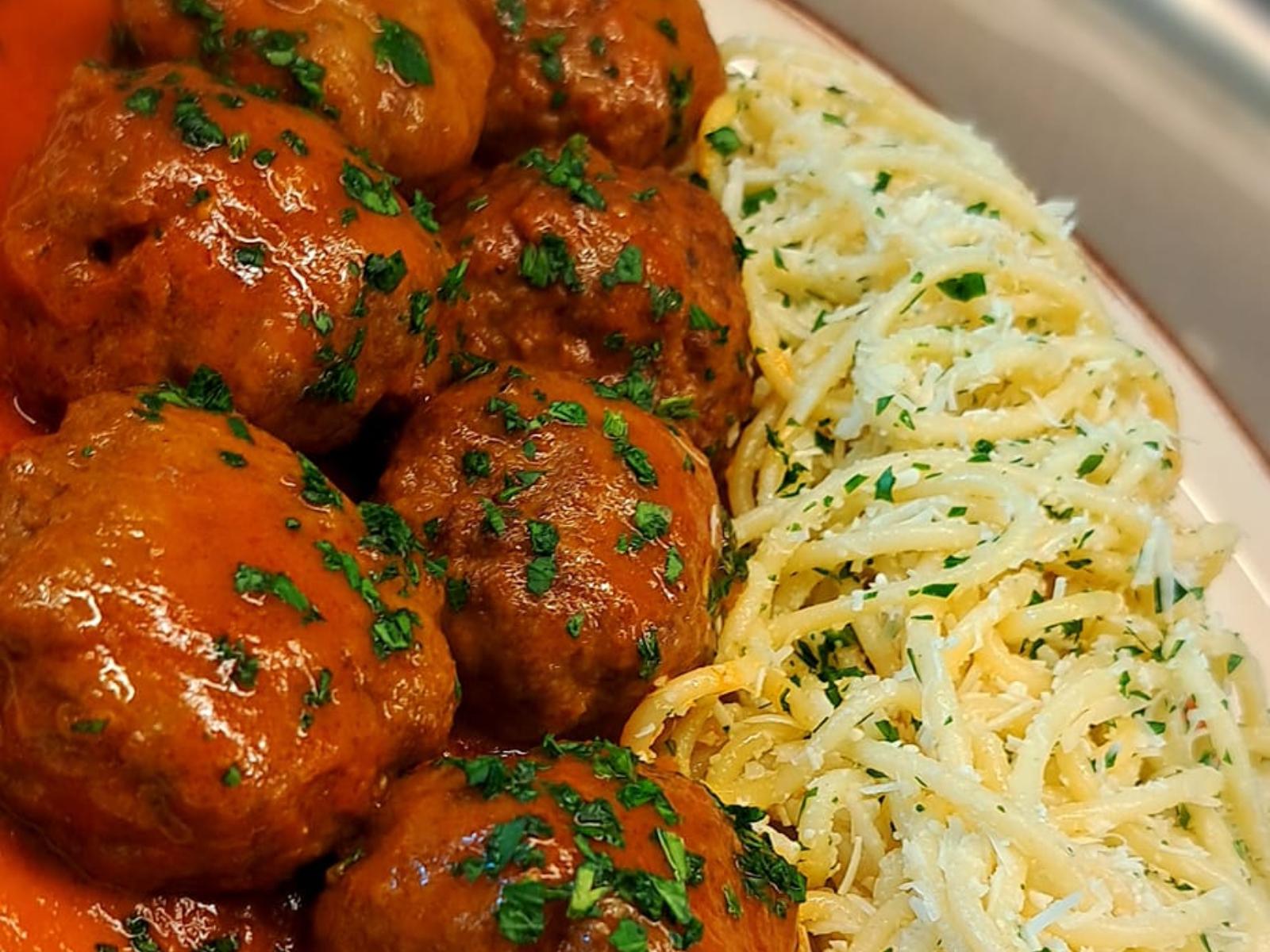 κεφτεδάκια-κοκκινιστά-με-μακαρόνια-για-το-ολοήμερο-συνταγή- κεφτεδάκια-κοκκινιστά-με-μακαρόνια-για-το-ολοήμερο-συνταγή-