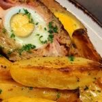 ρολό κιμά-με-αυγά-μπέικον-και-τυριά-συνταγή-