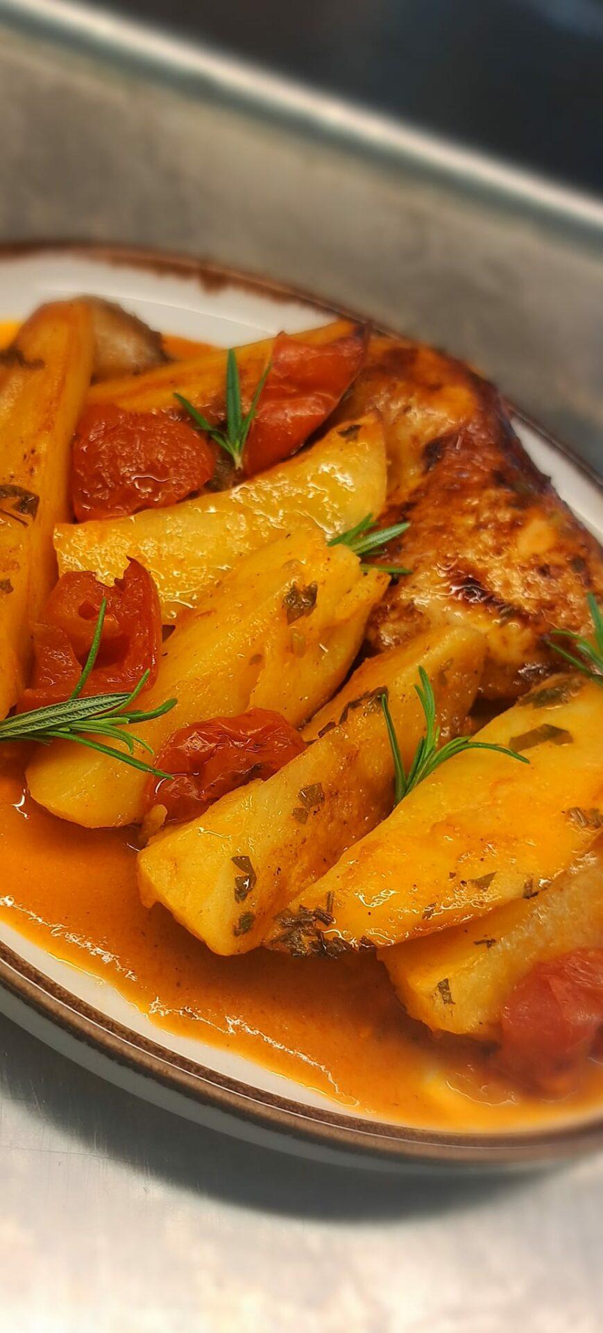 κοκκινιστό-κοτόπουλο-γιαχνί-με-πατάτες-συνταγή- κοκκινιστό-κοτόπουλο-γιαχνί-με-πατάτες-συνταγή-