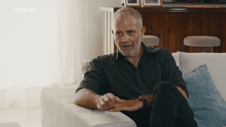 Η Γη της Ελιάς-Στάθης- Η Γη της Ελιάς-Στάθης-