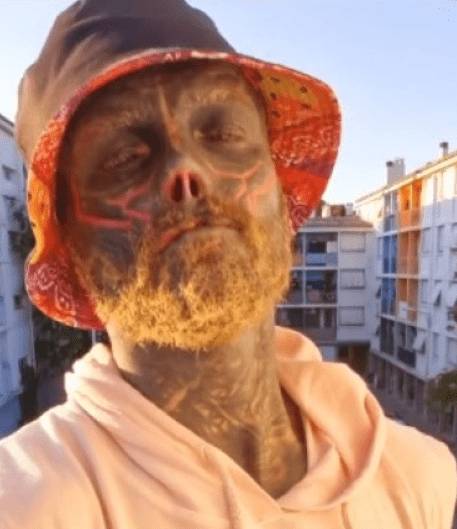 άντρας-από-την-Γαλλία-θέλει-να-μοιάσει-σε-εξωγήινο- άντρας-από-την-Γαλλία-θέλει-να-μοιάσει-σε-εξωγήινο-