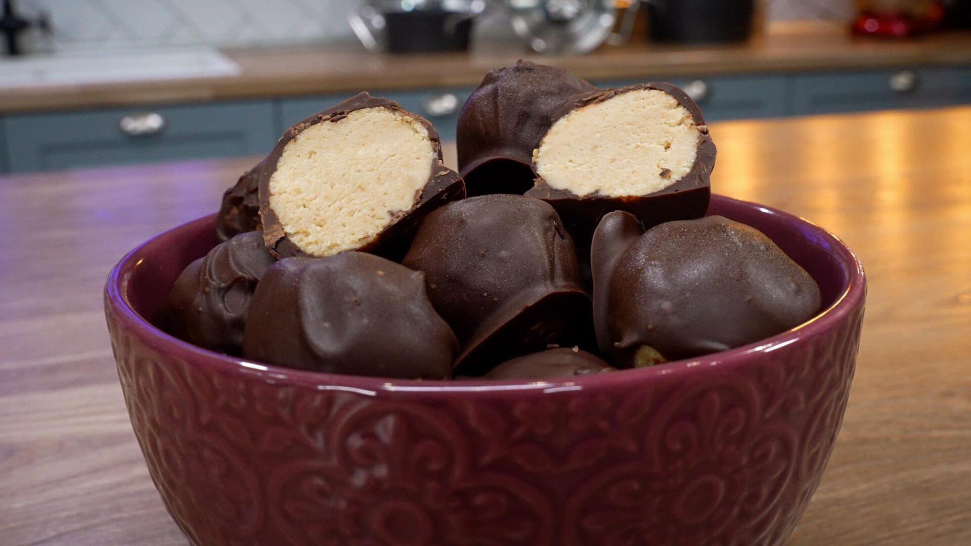 τρουφάκια-χωρίς-ζάχαρη-με-3 υλικά-συνταγή- τρουφάκια-χωρίς-ζάχαρη-με-3 υλικά-συνταγή-