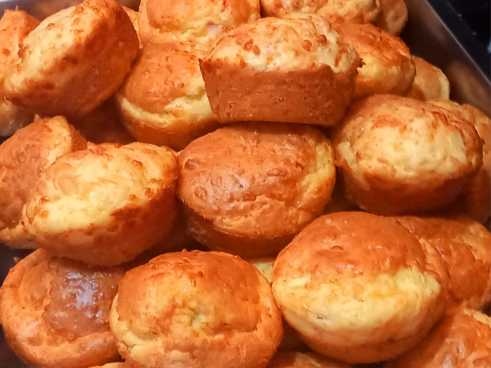 αλμυρά-muffins-με-ρεγκάτο-και-πιπεριές-συνταγή- αλμυρά-muffins-με-ρεγκάτο-και-πιπεριές-συνταγή-