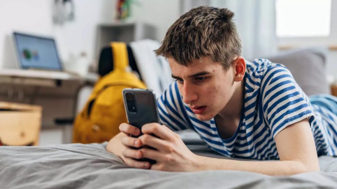 πρώτοι-οι-έφηβοι-στην-Ελλάδα-στα-φρουτάκια- πρώτοι-οι-έφηβοι-στην-Ελλάδα-στα-φρουτάκια-