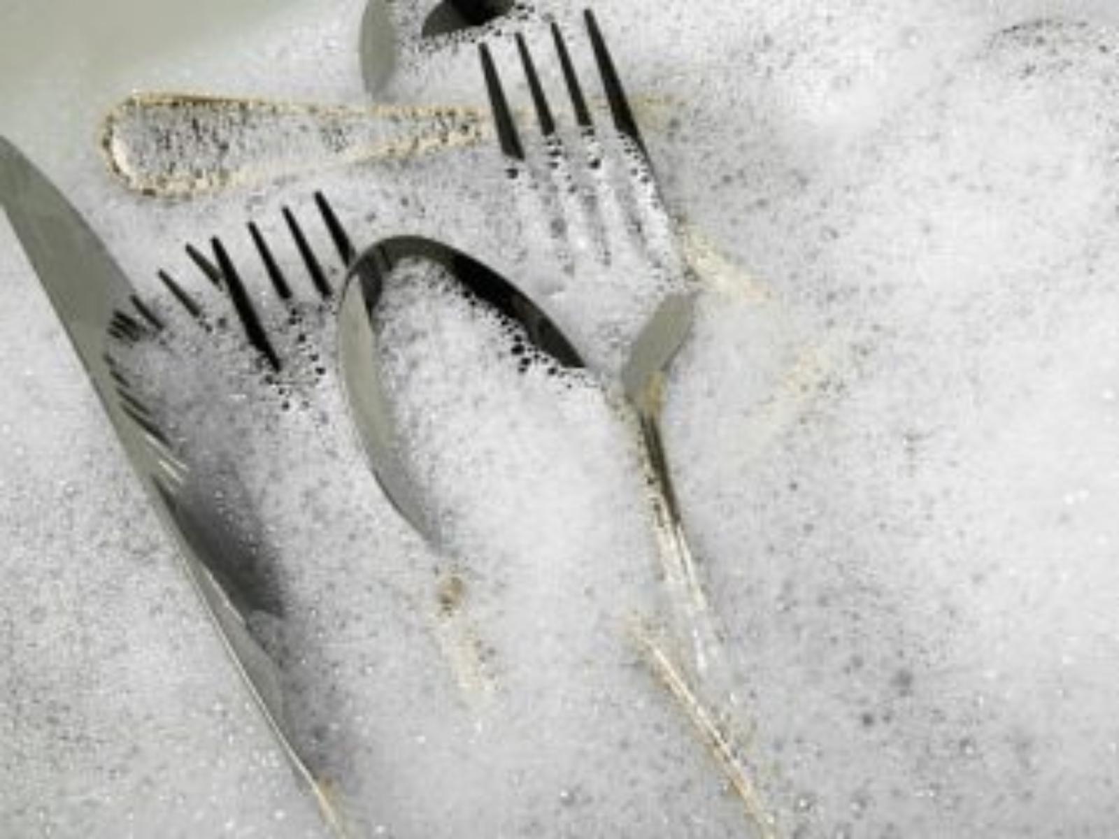 Οδοντόκρεμα-και-λευκό-κρασί-για-τα-πιο-δύσκολα-σημεία-καθαρισμού-στο-σπίτι Οδοντόκρεμα-και-λευκό-κρασί-για-τα-πιο-δύσκολα-σημεία-καθαρισμού-στο-σπίτι