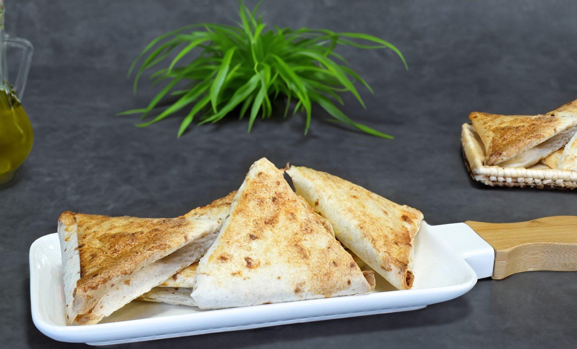 ζαμπονοτυροπιτάκια-με-τορτίγιες-συνταγή- ζαμπονοτυροπιτάκια-με-τορτίγιες-συνταγή-