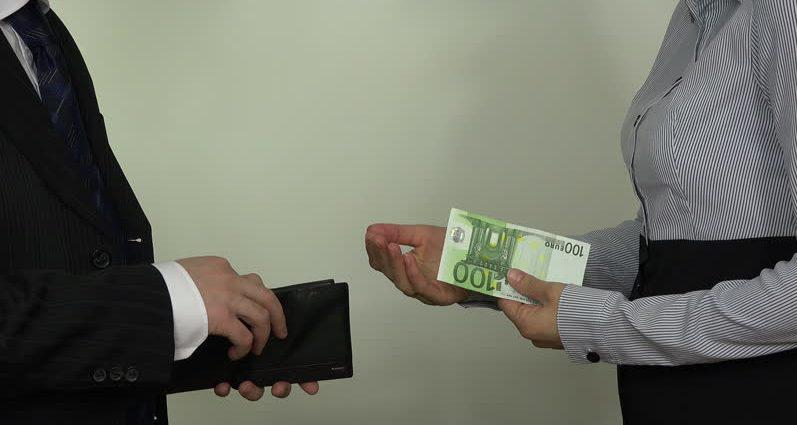 δεν-δίνει-διατροφή-στα-παιδιά- δεν-δίνει-διατροφή-στα-παιδιά-