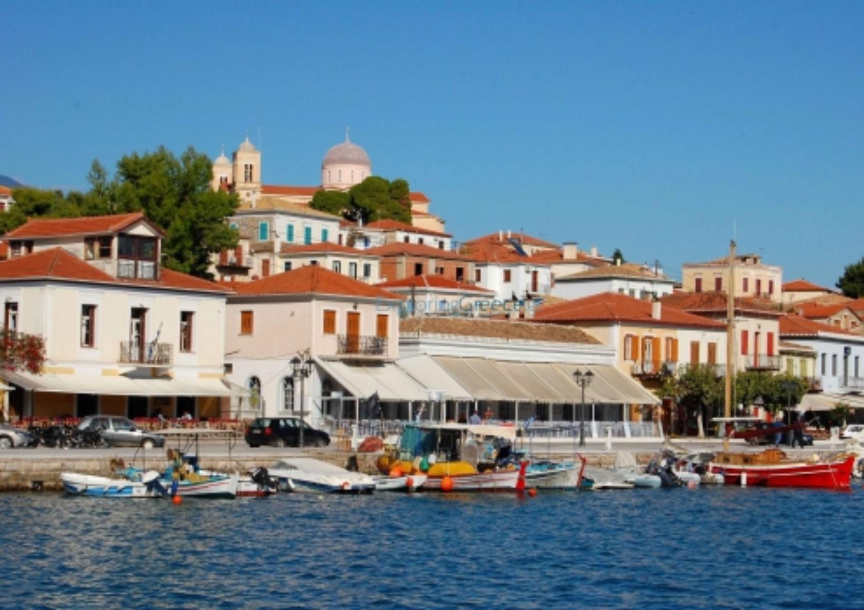 Γαλαξίδι: Οικογενειακή απόδραση την 28η Οκτωβρίου στο στεριανό νησί της Φωκίδας