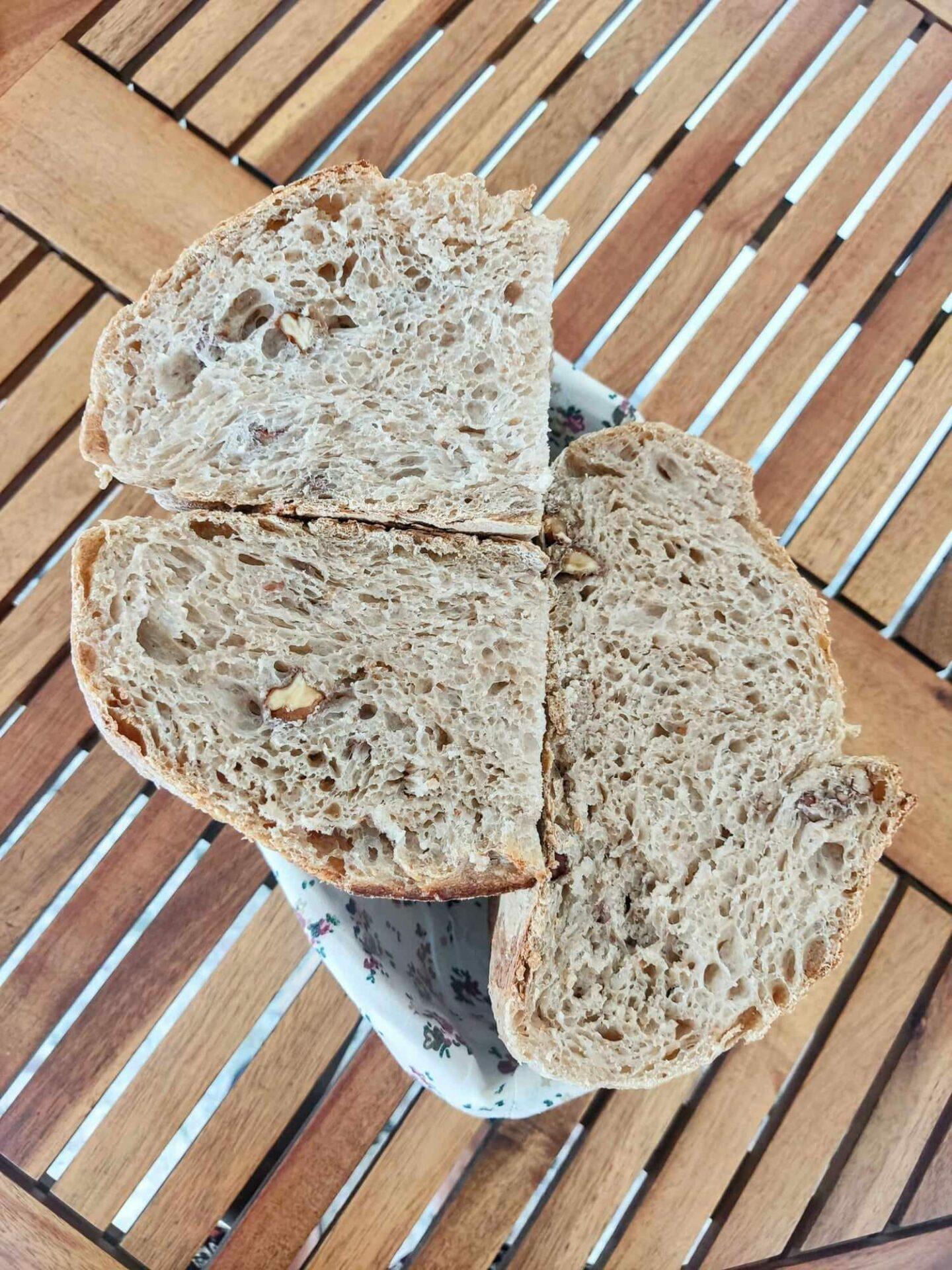 ψωμί-με-φυσικό προζύμι-και-καρύδια-συνταγή- ψωμί-με-φυσικό προζύμι-και-καρύδια-συνταγή-