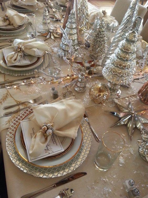 μεταλλικά χρώματα-στη-Χριστουγεννιάτικη-διακόσμηση-τάσεις 2024-2025-Χριστούγεννα-ιδέες- μεταλλικά χρώματα-στη-Χριστουγεννιάτικη-διακόσμηση-τάσεις 2024-2025-Χριστούγεννα-ιδέες-