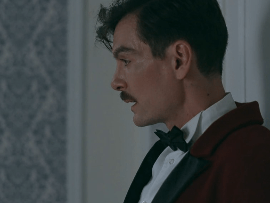 Grand Hotel: Εισβάλει μέσα στο ξενοδοχείο και η ροή των πραγμάτων αλλάζει