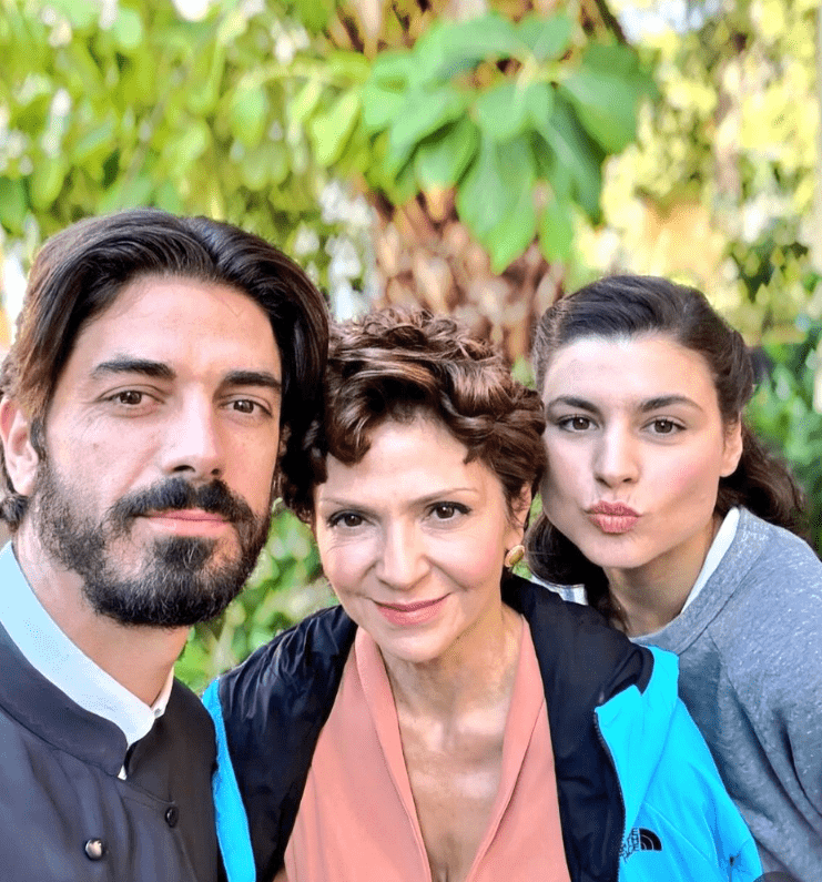 Άγιος Έρωτας-πάτερ Νικόλαος-Χλόη-Θάλεια- Άγιος Έρωτας-πάτερ Νικόλαος-Χλόη-Θάλεια-