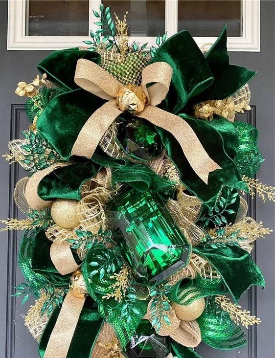 χριστουγεννιάτικο-στεφάνι-σε-σμαραγδί-με-σμαράγδια-ιδέες- χριστουγεννιάτικο-στεφάνι-σε-σμαραγδί-με-σμαράγδια-ιδέες-
